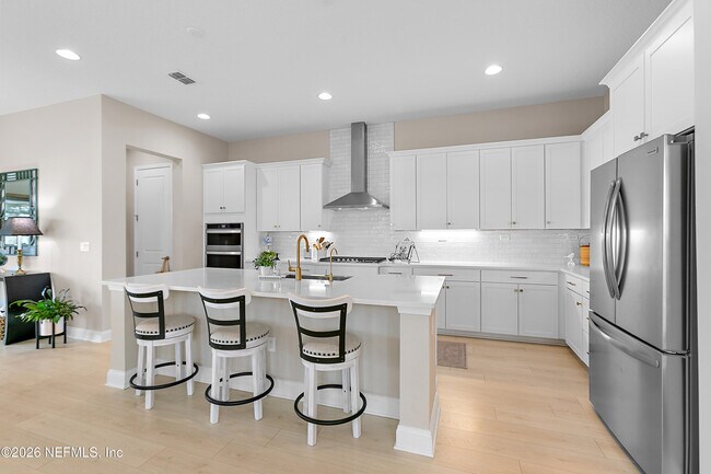 Foto del edificio - 547 Marquesa Cir