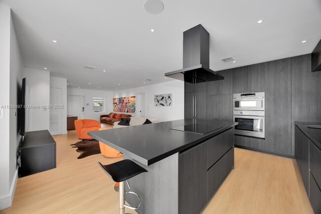 Foto del edificio - 5827 SW 69th Ct