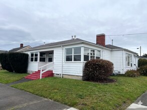 Building Photo - 809 Humboldt St