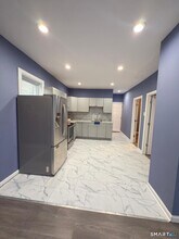 Building Photo - 185 Read St