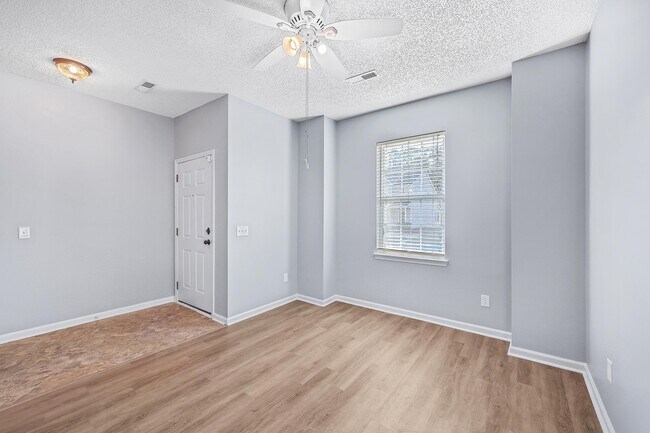 dining room - 250 Brookshire Rd