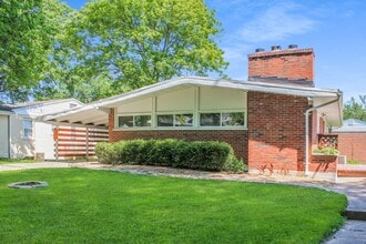 Building Photo - 7739 Peach Tree Ln