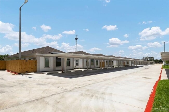 Building Photo - 740 N Alamo Rd