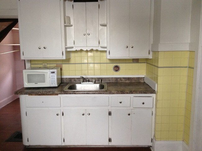 Building Photo - 1707A W Burnham St