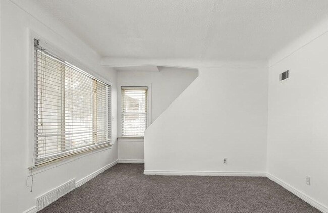 Building Photo - 24868 Grove Ave