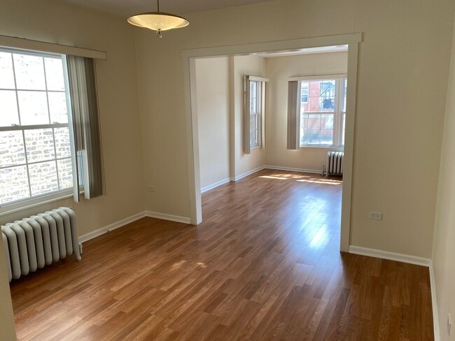 Building Photo - 3638 W Cornelia Ave