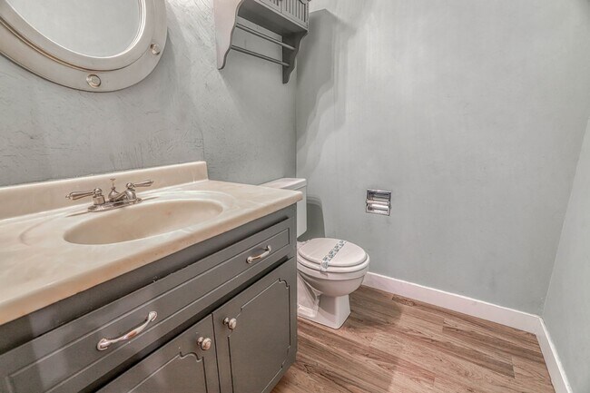 Foto del edificio - 310 NE 85th St
