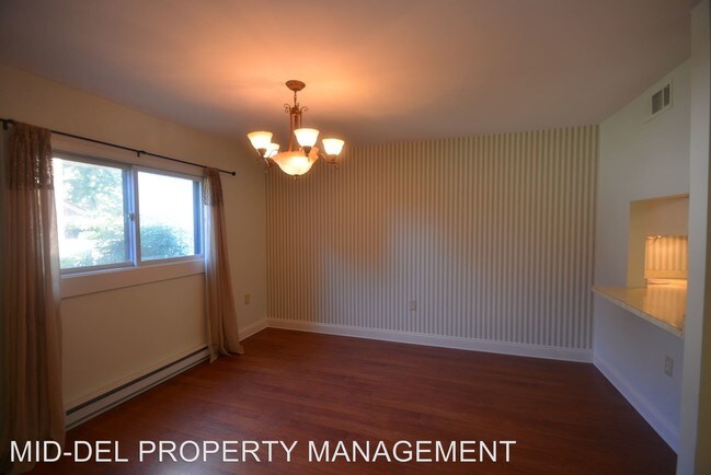 Building Photo - 23 Village Dr