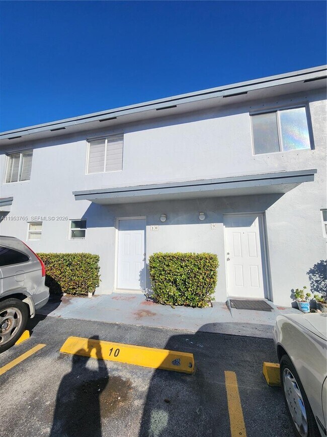 Foto del edificio - 8025 NW 8th St