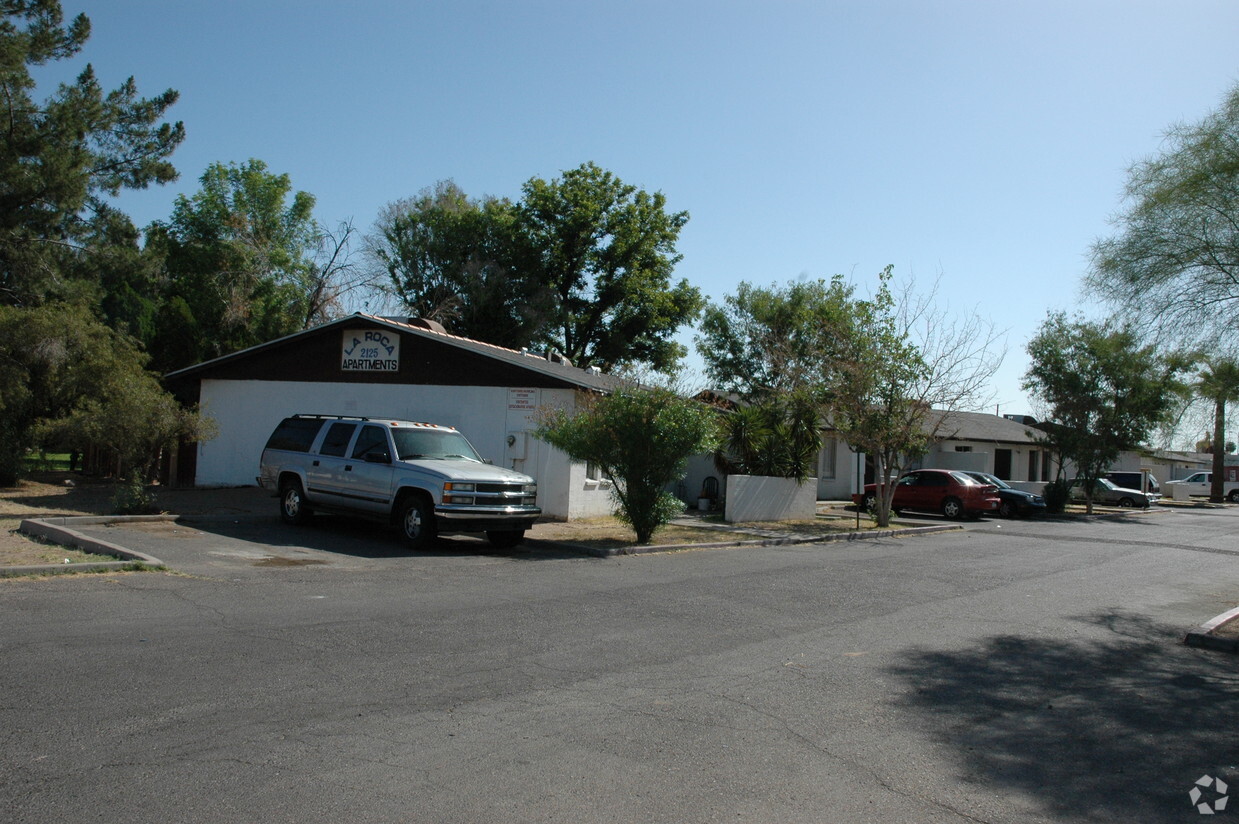 Primary Photo - Vista Apartments