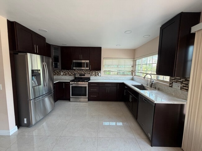 Photo - 8552 Doremere Dr (Huntington Beach, CA) House