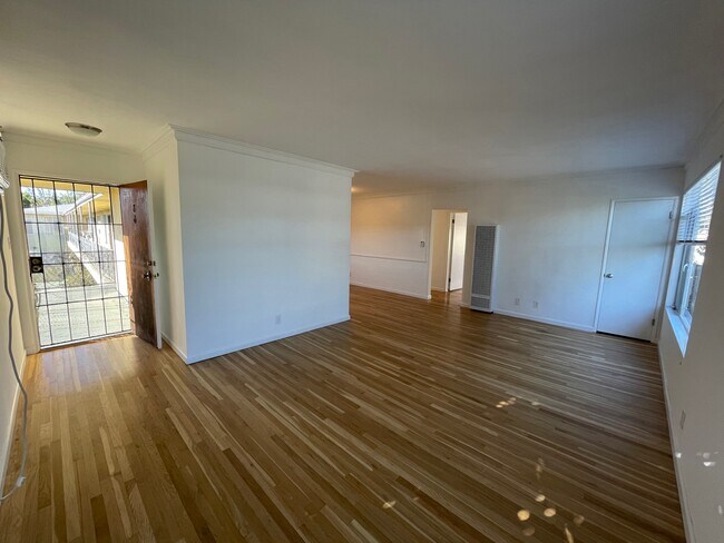 Building Photo - 1429 N Fairfax Ave