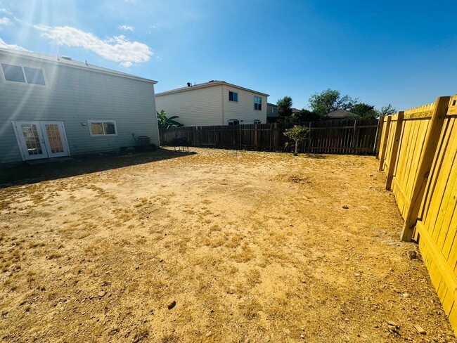 Building Photo - 3052 St Isaac Loop