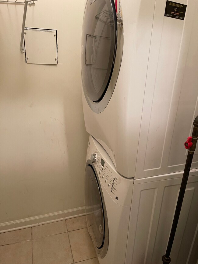 Foto del edificio - 3228 Edward Stec Blvd