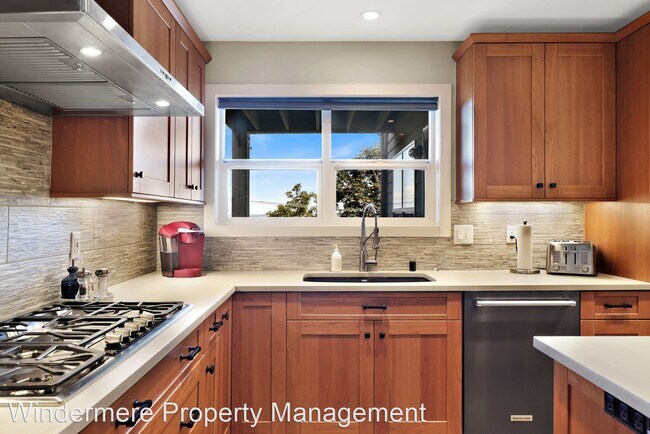 Foto del edificio - 2 br, 2 bath House - 701 N State 103