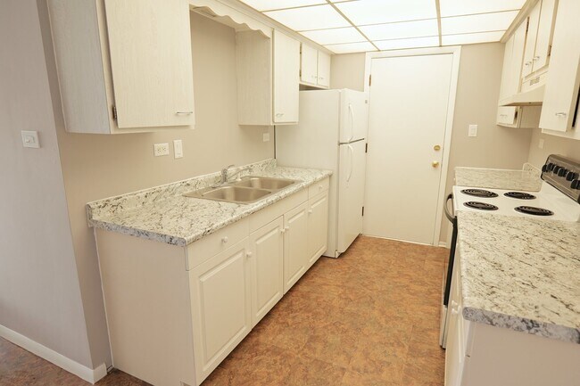 Building Photo - 12630 S Alpine Dr