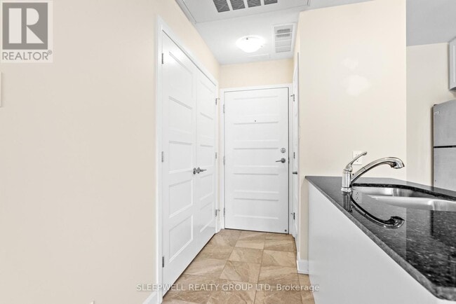 Building Photo - 377 Solstice Cres