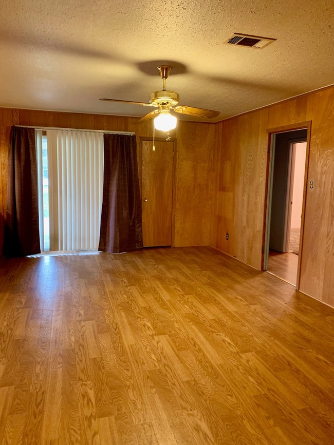 Foto del edificio - 4511 Graves Ave