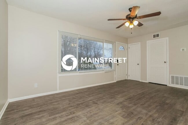 Building Photo - 3 Bedroom Pet-Friendly Home in LOUISVILLE,...