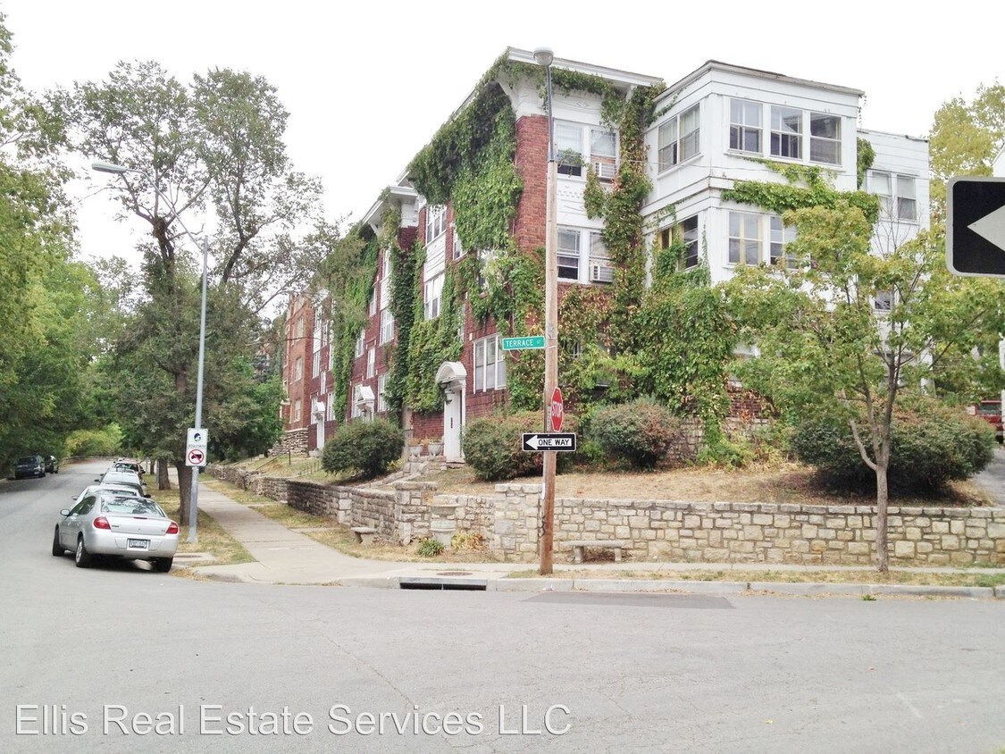 130121 Valentine Rd, Kansas City, MO 64111 Condo for Rent in Kansas