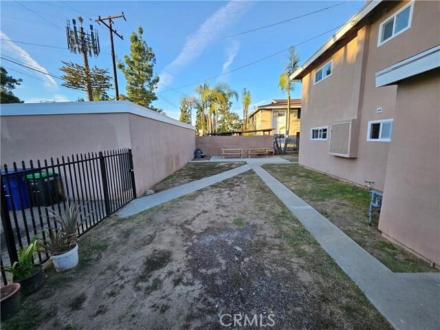 Building Photo - 1381 Burwood St