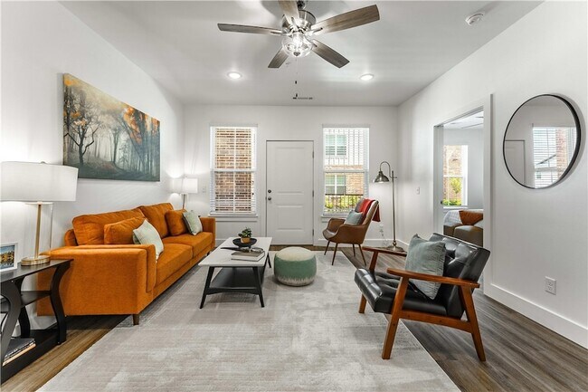 Foto del edificio - The Benton -  200 Ryan Unit Garland | Crittenden