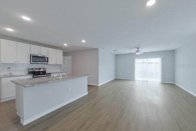 Building Photo - 8669 SW 43rd Ter
