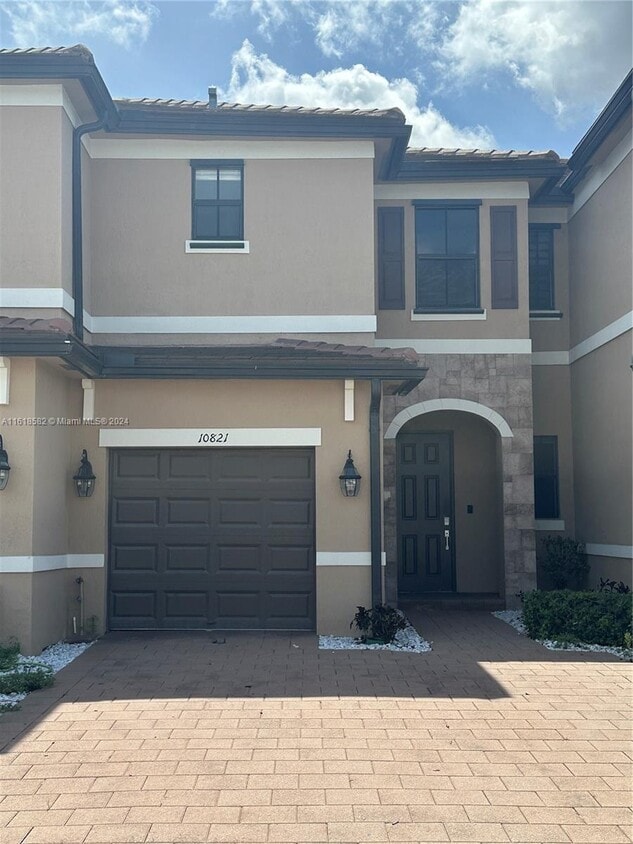 Primary Photo - 10821 W 33rd Way