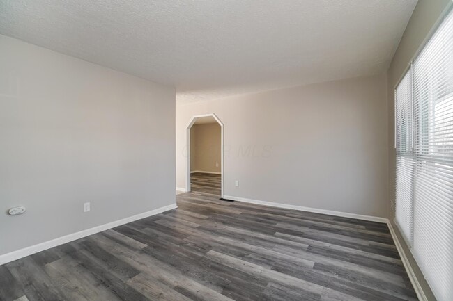 Building Photo - 899 Cherrydale Ave