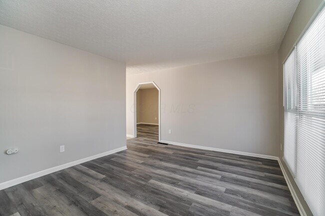 Foto del edificio - 899 Cherrydale Ave