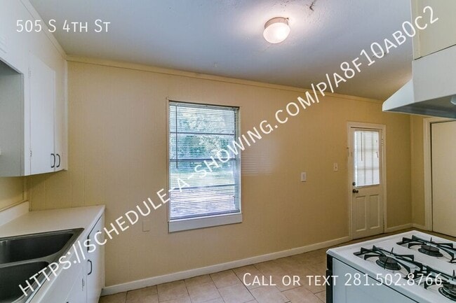 Building Photo - 505 S 4th St