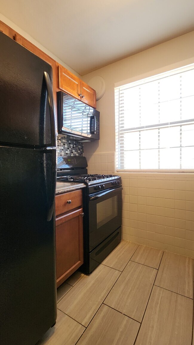 Foto del edificio - 5112 Jamieson Ave