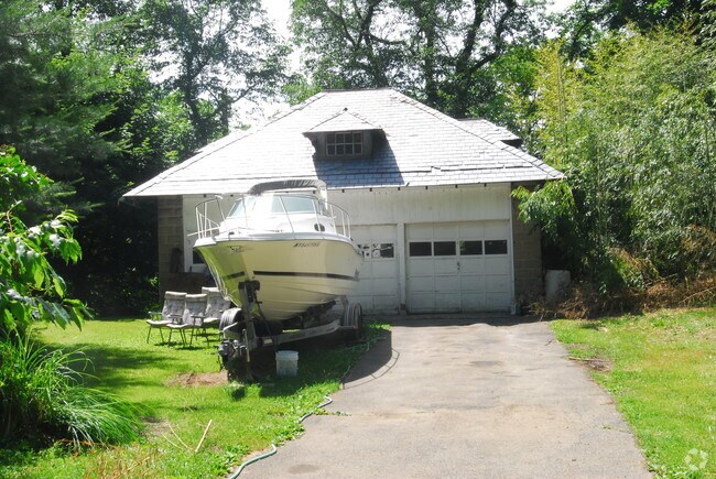 Building Photo - 28 Idlewild Park Dr