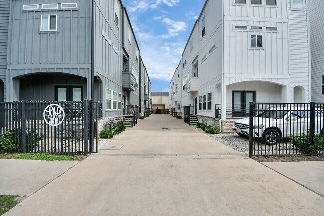 Foto del edificio - 1223 W 16th St