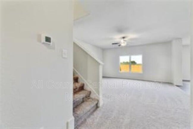 Building Photo - 18304 Speculator Ln
