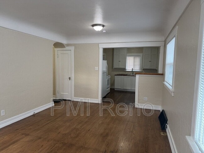 Building Photo - 315 Ryland St