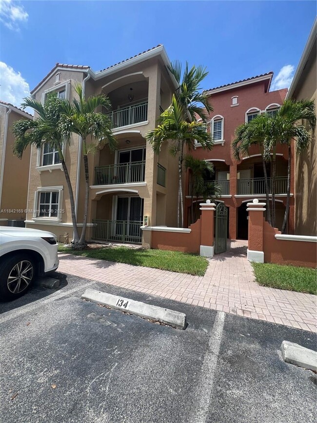 Foto del edificio - 6340 NW 114th Ave