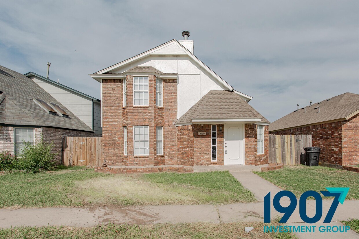 2110 Lakecrest Dr, Moore, OK 73170 House Rental in Moore, OK