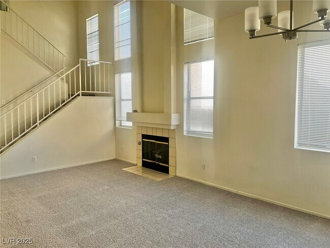 Foto del edificio - 6656 Goldencreek Way