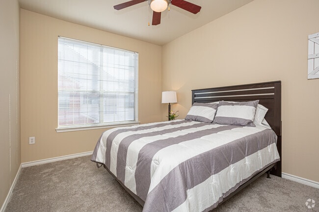 2 BR, 2 BA - 1050 SF - Zachary Parkside Apartments