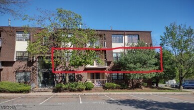 Building Photo - 1807 Green Hollow Dr