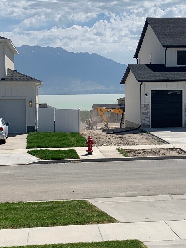 Lake view - 3653 S Garibaldi Way