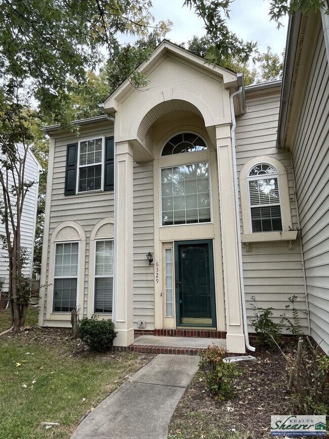 Foto del edificio - Great 4 Bedroom, 2.5 Bath, 2 story home in...