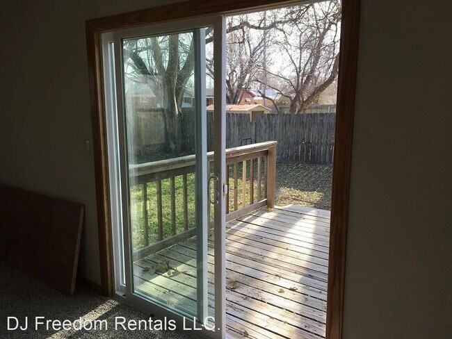 Foto del edificio - 3 br, 1 bath House - 266 N. Ward Parkway