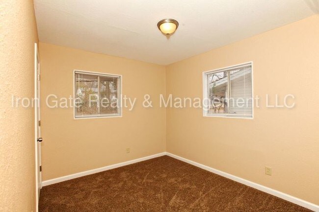 Building Photo - 10119 Saffron Dr