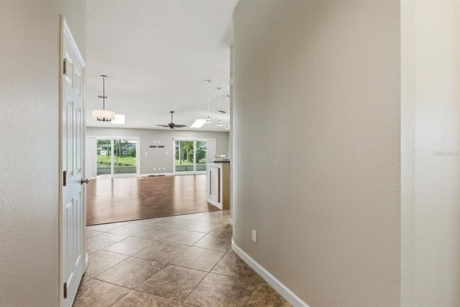 Building Photo - 349 Fountainview Cir