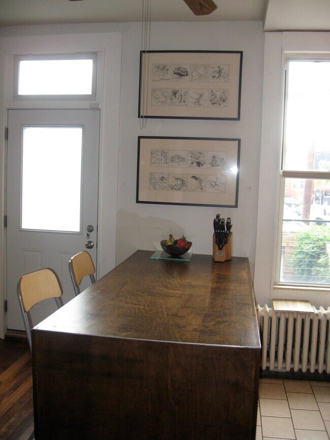 Building Photo - 1212 Linden Pl NE