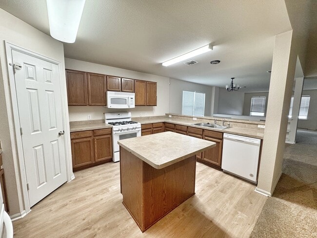 Foto del edificio - 5-Bedroom Cul-de-Sac Home Minutes from Lackland AFB