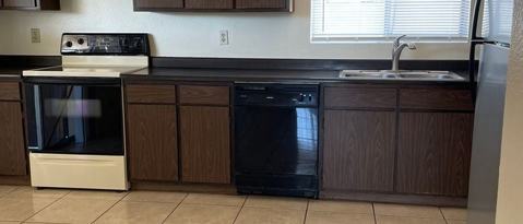 Building Photo - 7212 W Lewis Ave