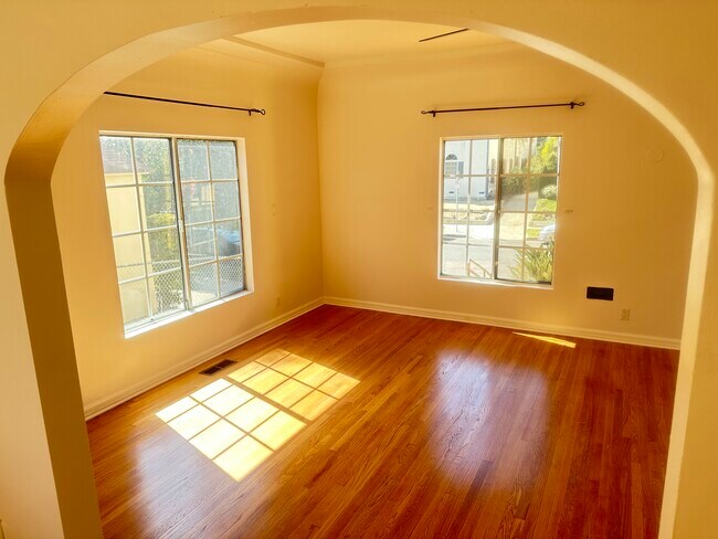 Foto del edificio - 1602 S Sierra Bonita Ave